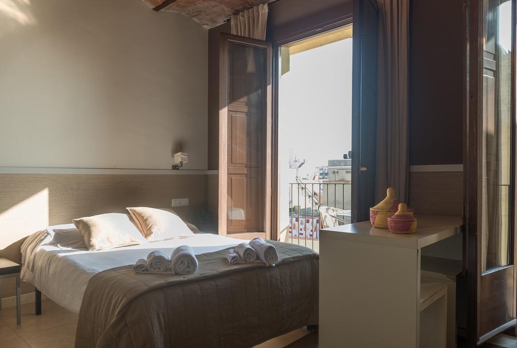 Apartments Hhb Barcelona Bagian luar foto