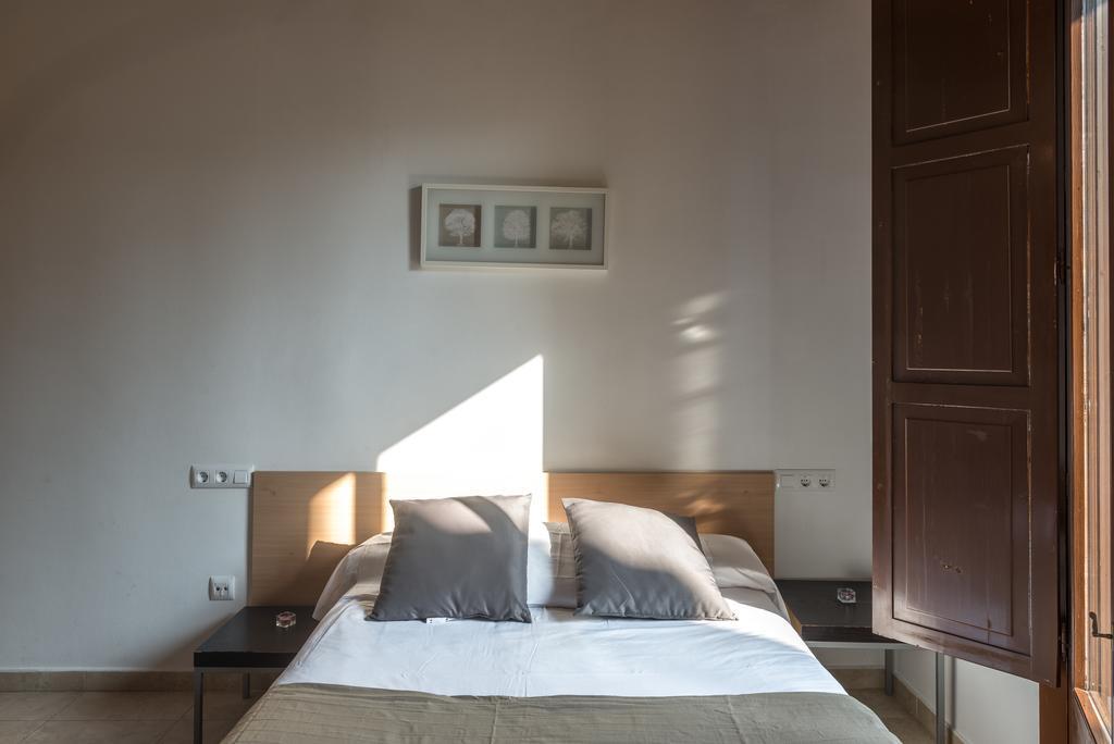 Apartments Hhb Barcelona Bagian luar foto