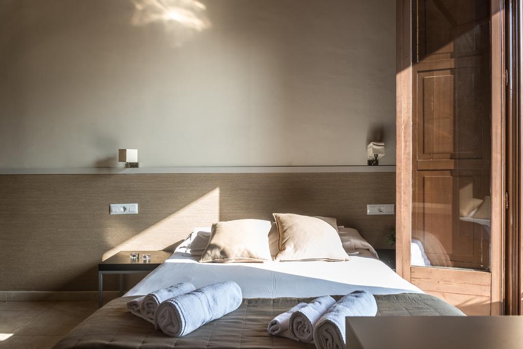 Apartments Hhb Barcelona Bagian luar foto