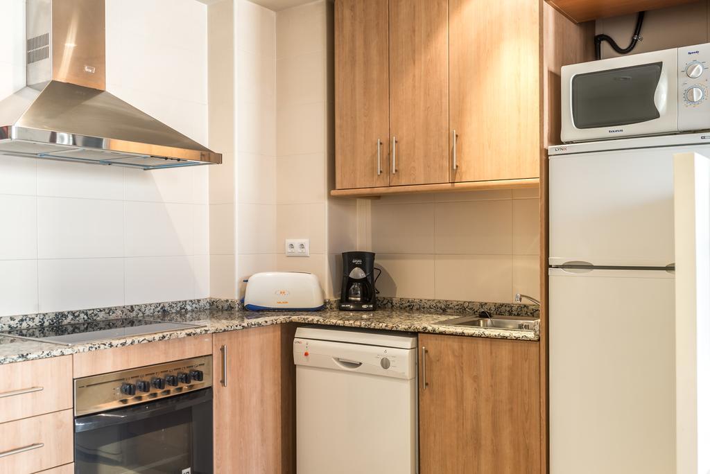 Apartments Hhb Barcelona Bagian luar foto
