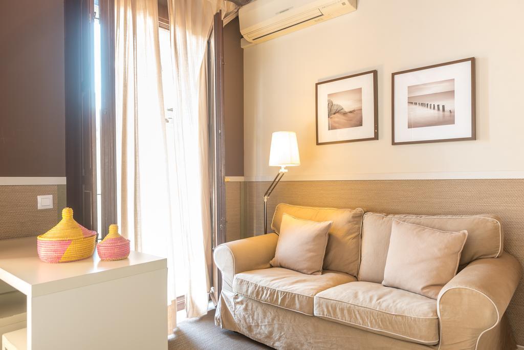 Apartments Hhb Barcelona Bagian luar foto