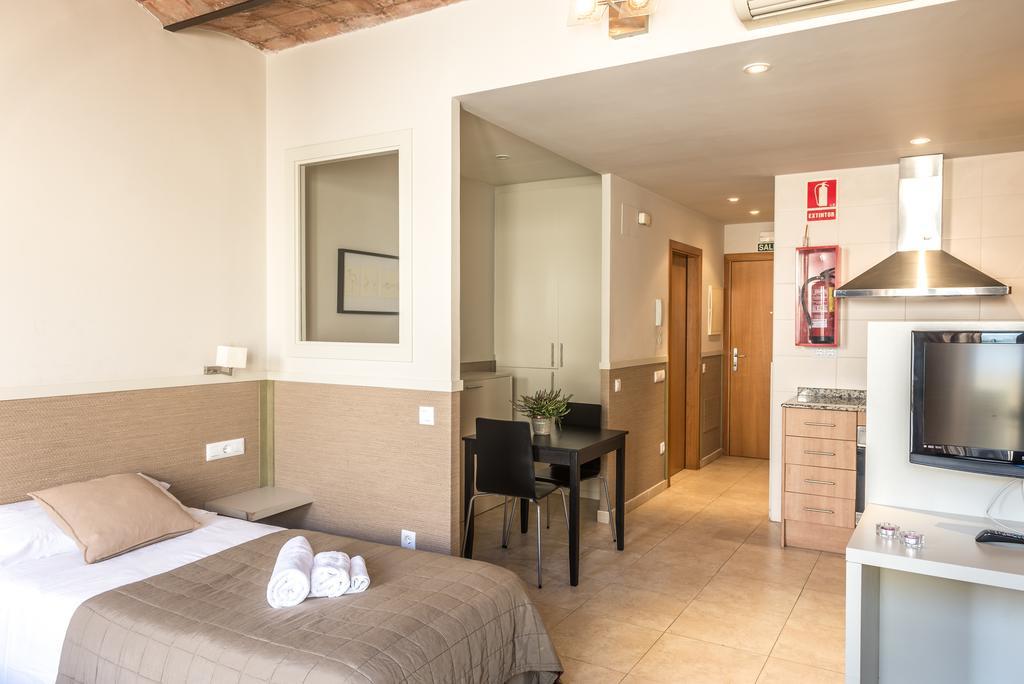 Apartments Hhb Barcelona Bagian luar foto